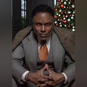 Classic Custom Men's Plaid Gray 3-Piece Suit, 42L / 36W x 32L